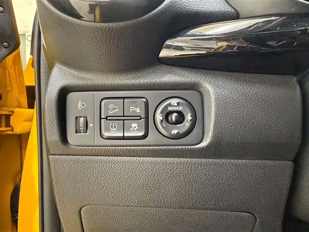 Kia KX1 2021 1.4L CVT Fun Sunroof Version фото 7