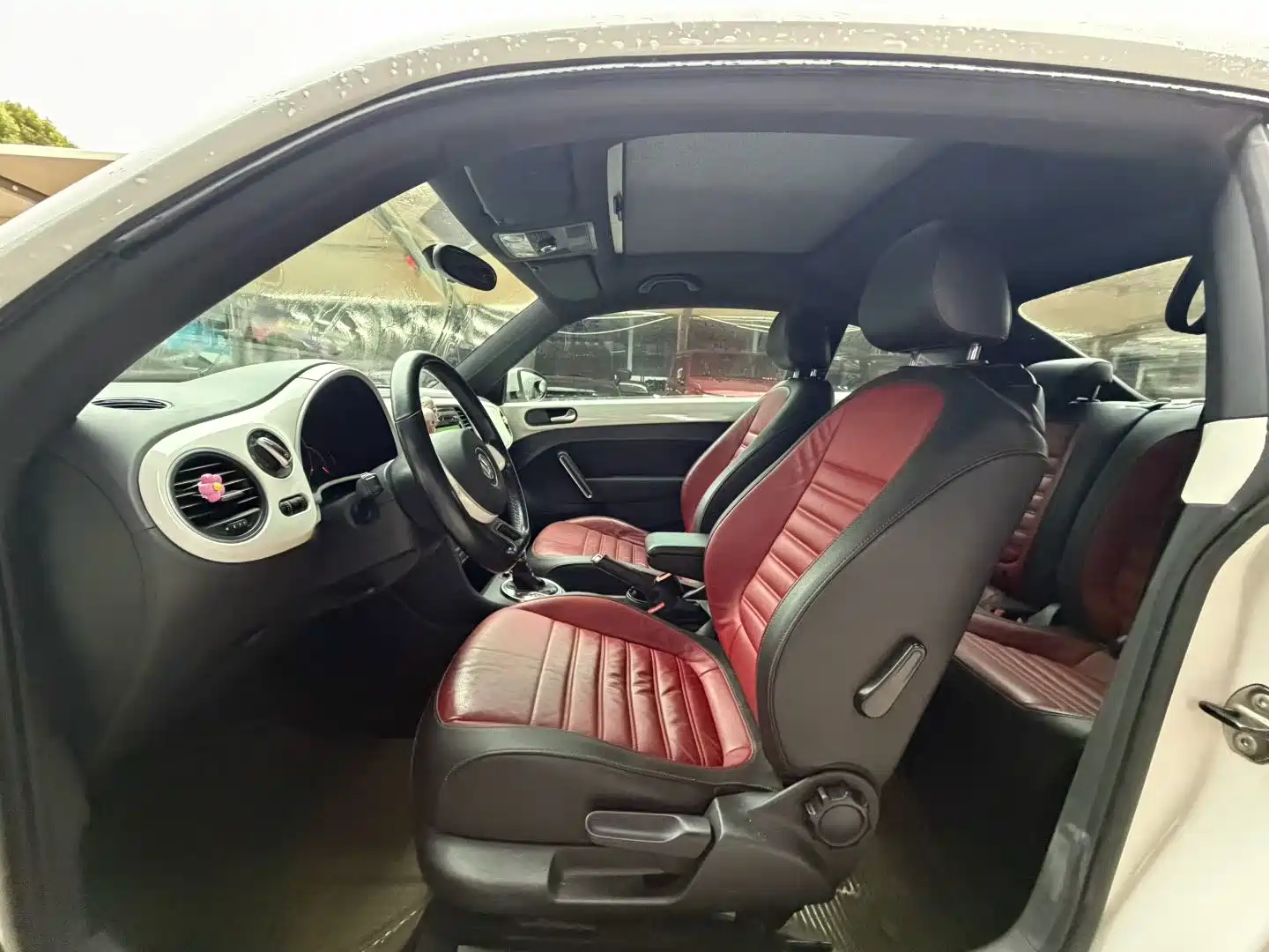 Фото 4 - Volkswagen Beetle