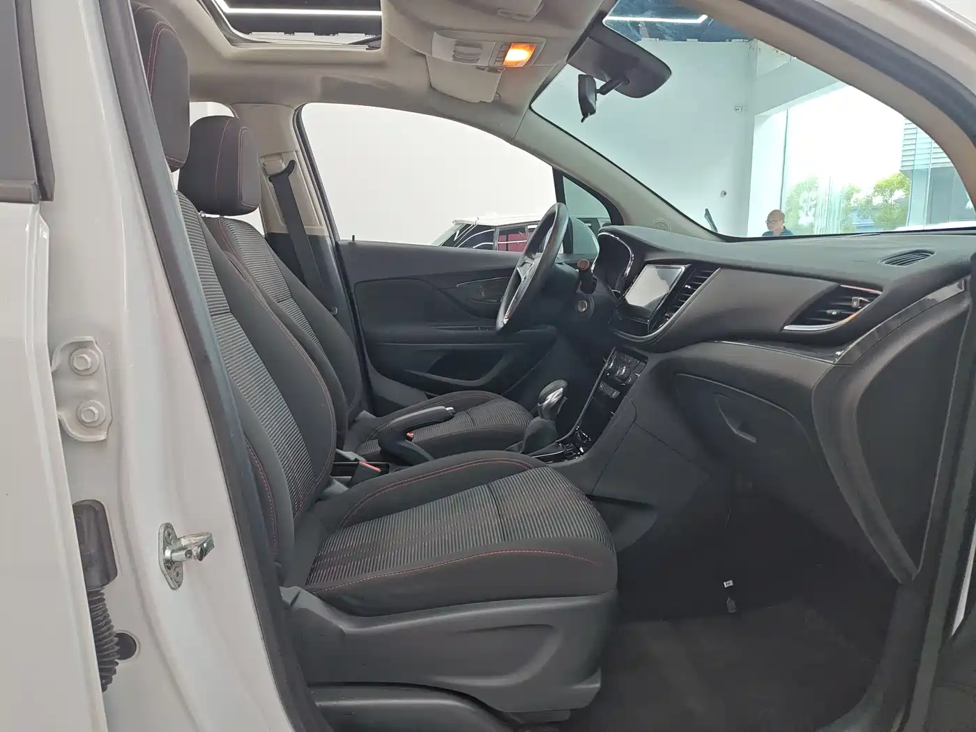 Buick Encore 2017 18T Automatic 2WD Urban Leading фото 8
