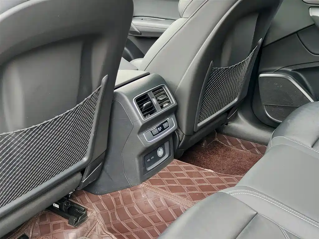 Audi Q5L 2022 40T Luxury Dynamic фото 9
