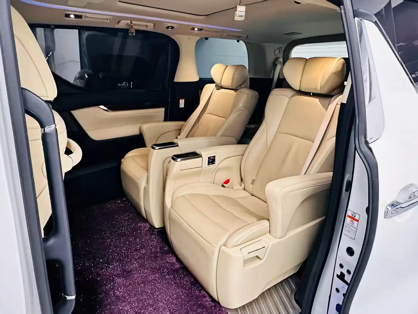 Toyota Alphard 2018 3.5L Luxury фото 6