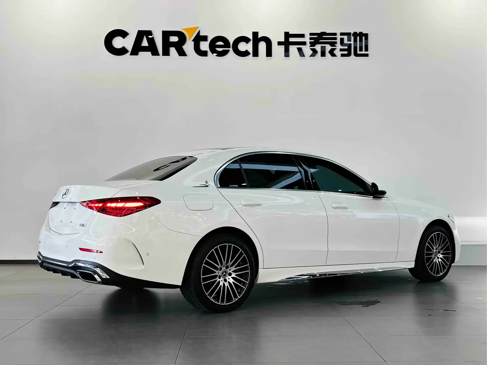 Фото 31 - Mercedes-Benz C-Class