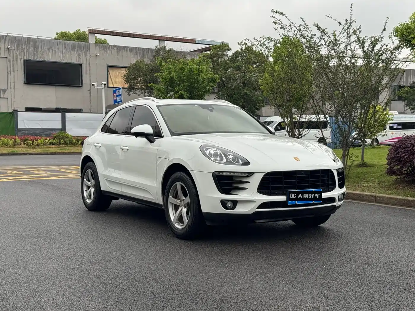 Porsche Macan 2016 Macan 2.0T фото 3