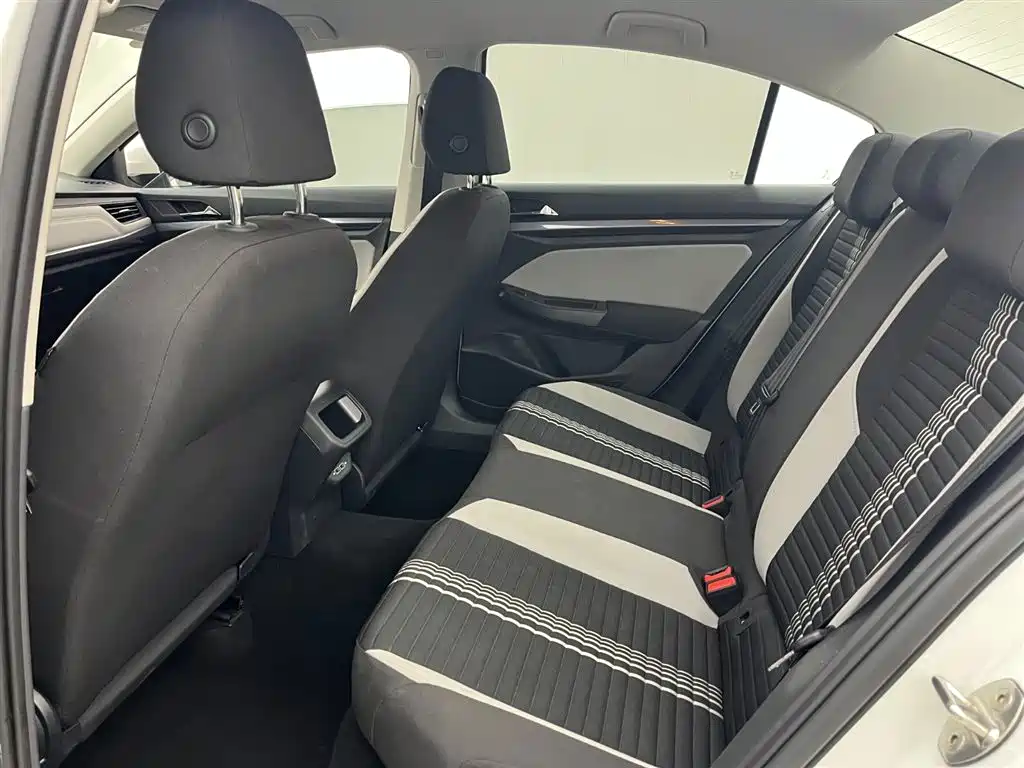 Volkswagen Bora 2024 200TSI DSG Smooth Ride Edition фото 9
