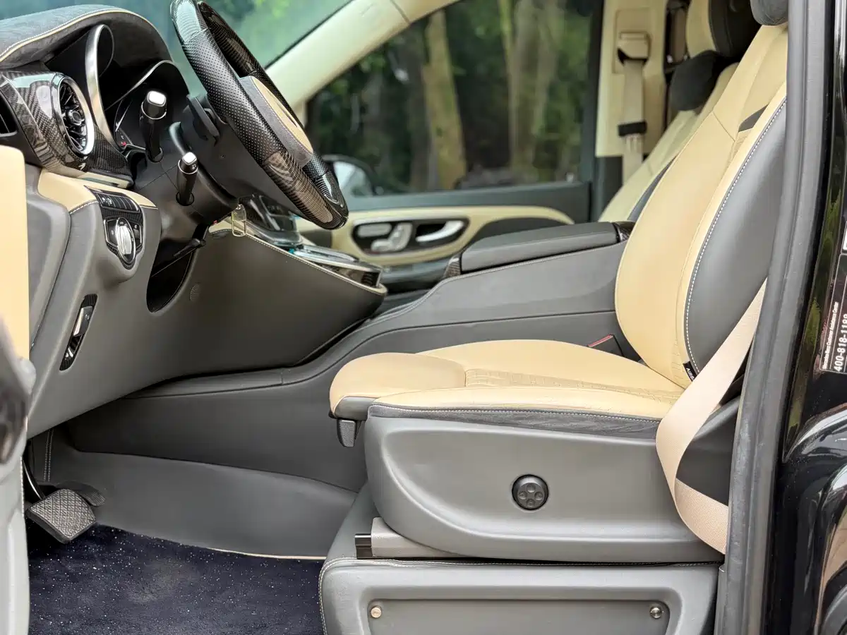 Mercedes-Benz V-Class 2022 V 260 L Long Wheelbase Prestige Edition фото 5