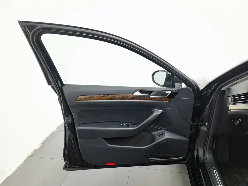 Photo 8 - Volkswagen Magotan