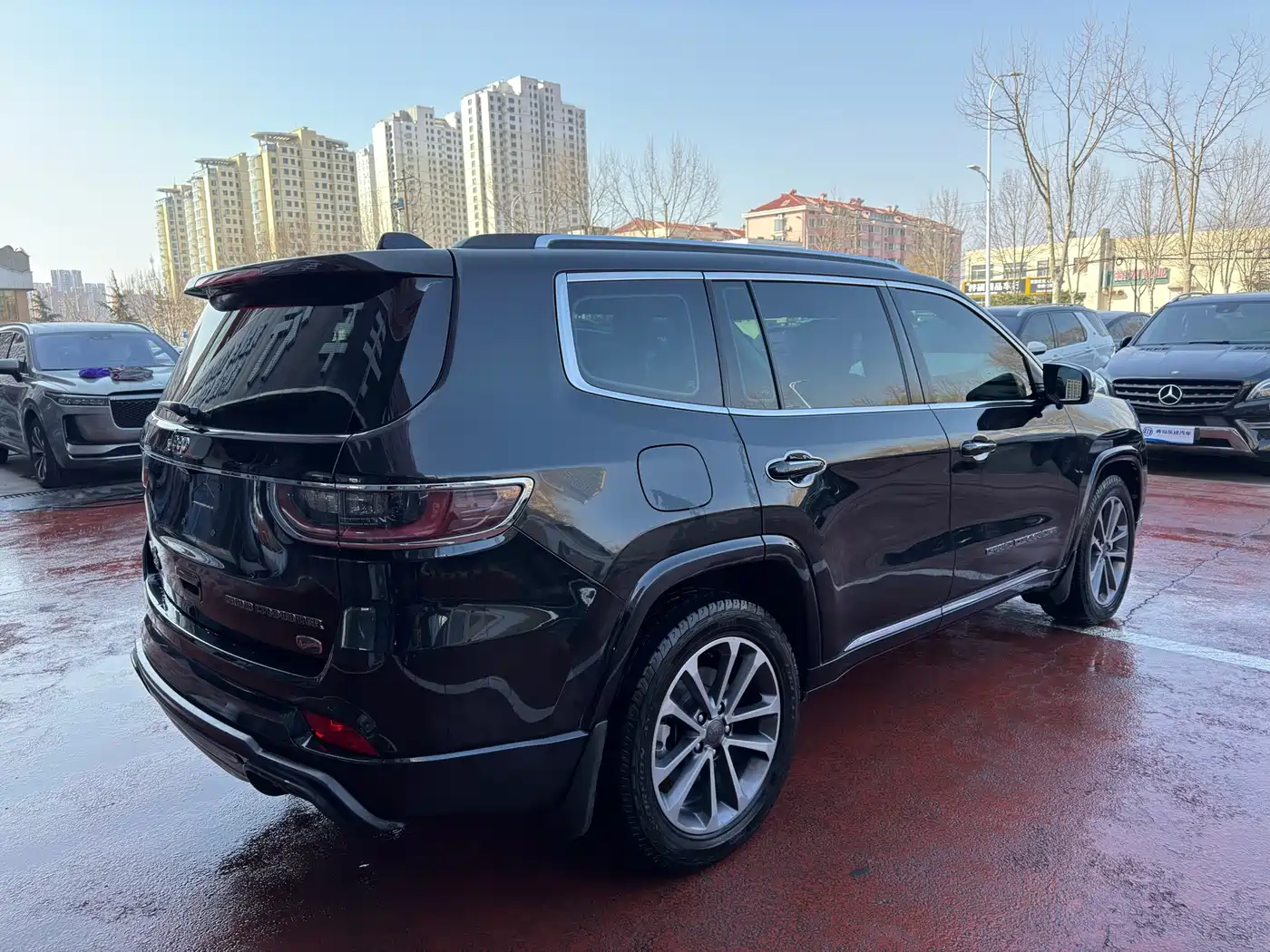 JEEP GRAND COMMANDER