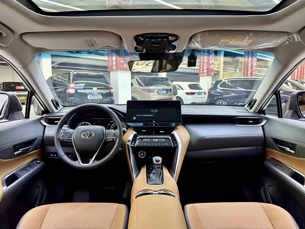Toyota Venza 2022 2.0L CVT 2WD Premium фото 9