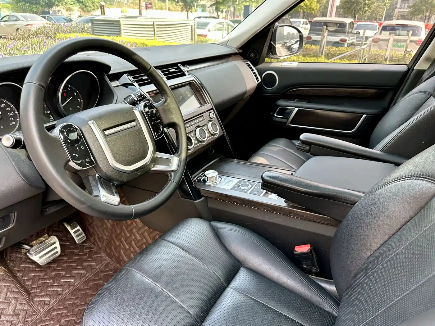 Land Rover Discovery 2019 3.0 SC V6 SE фото 9