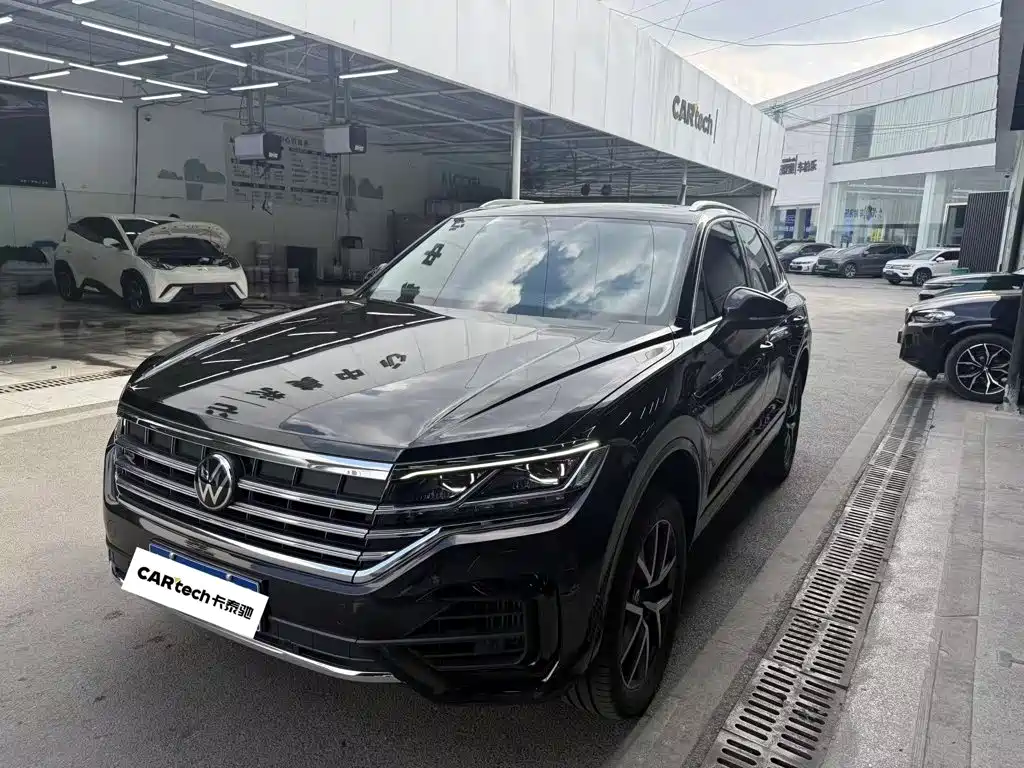 صورة 1 - Volkswagen Touareg