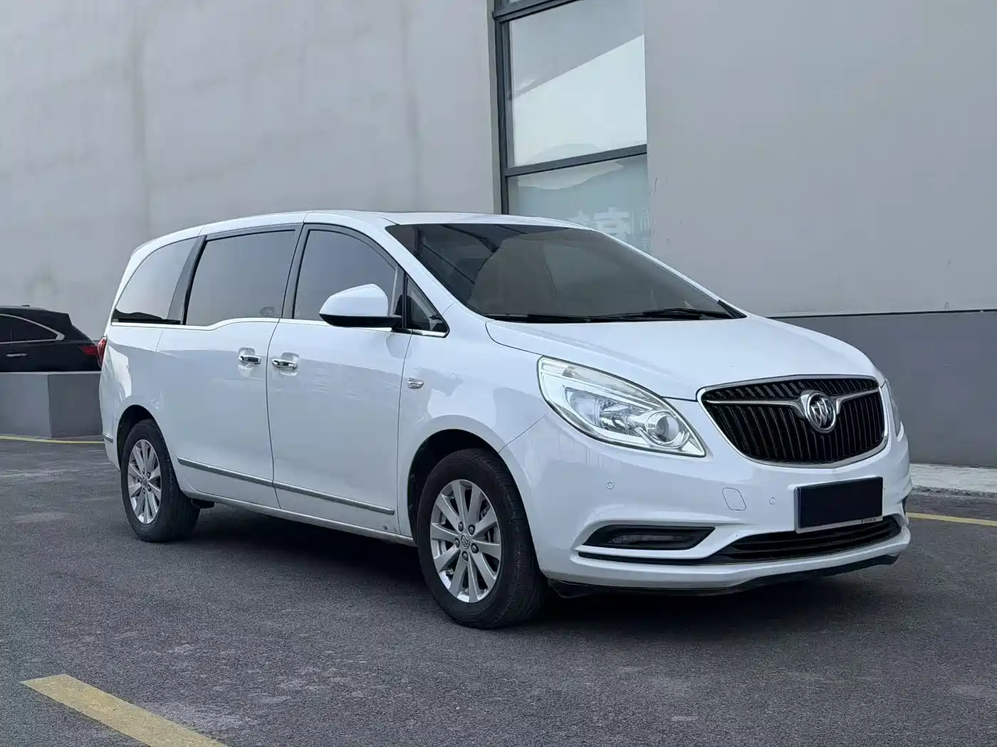 Buick GL8 2018 28T Premium Model China VI фото 3