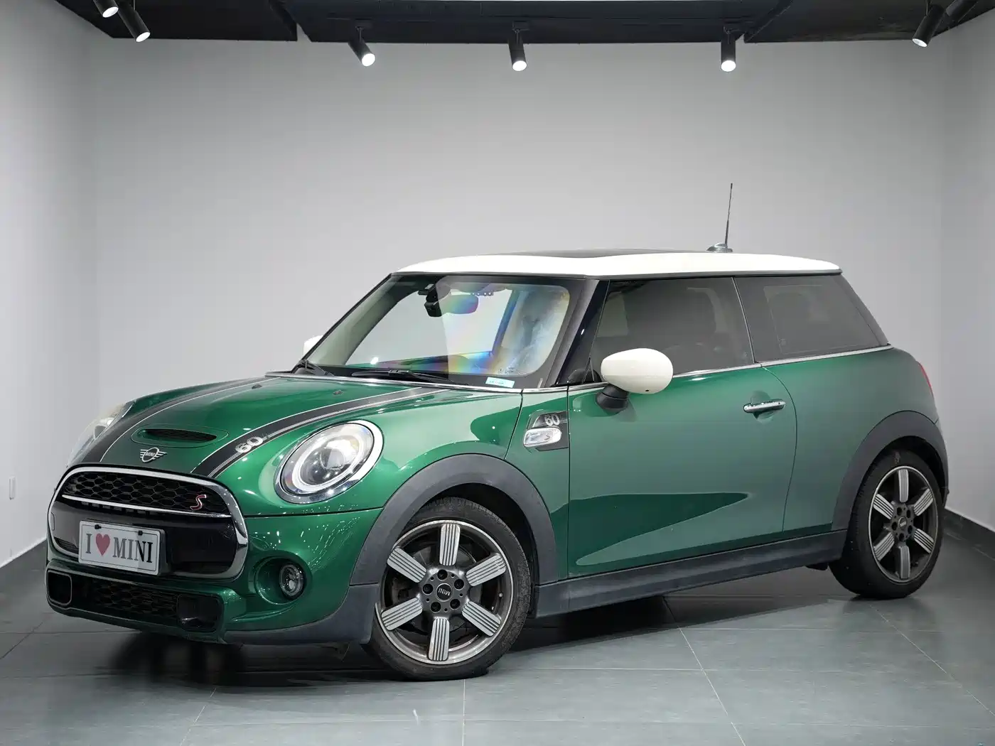 Фото 1 - MINI MINI