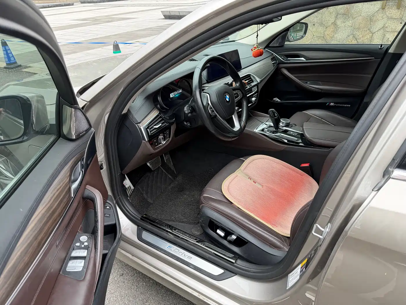 BMW 5 Series New Energy 2019 530Le Luxury Package фото 8