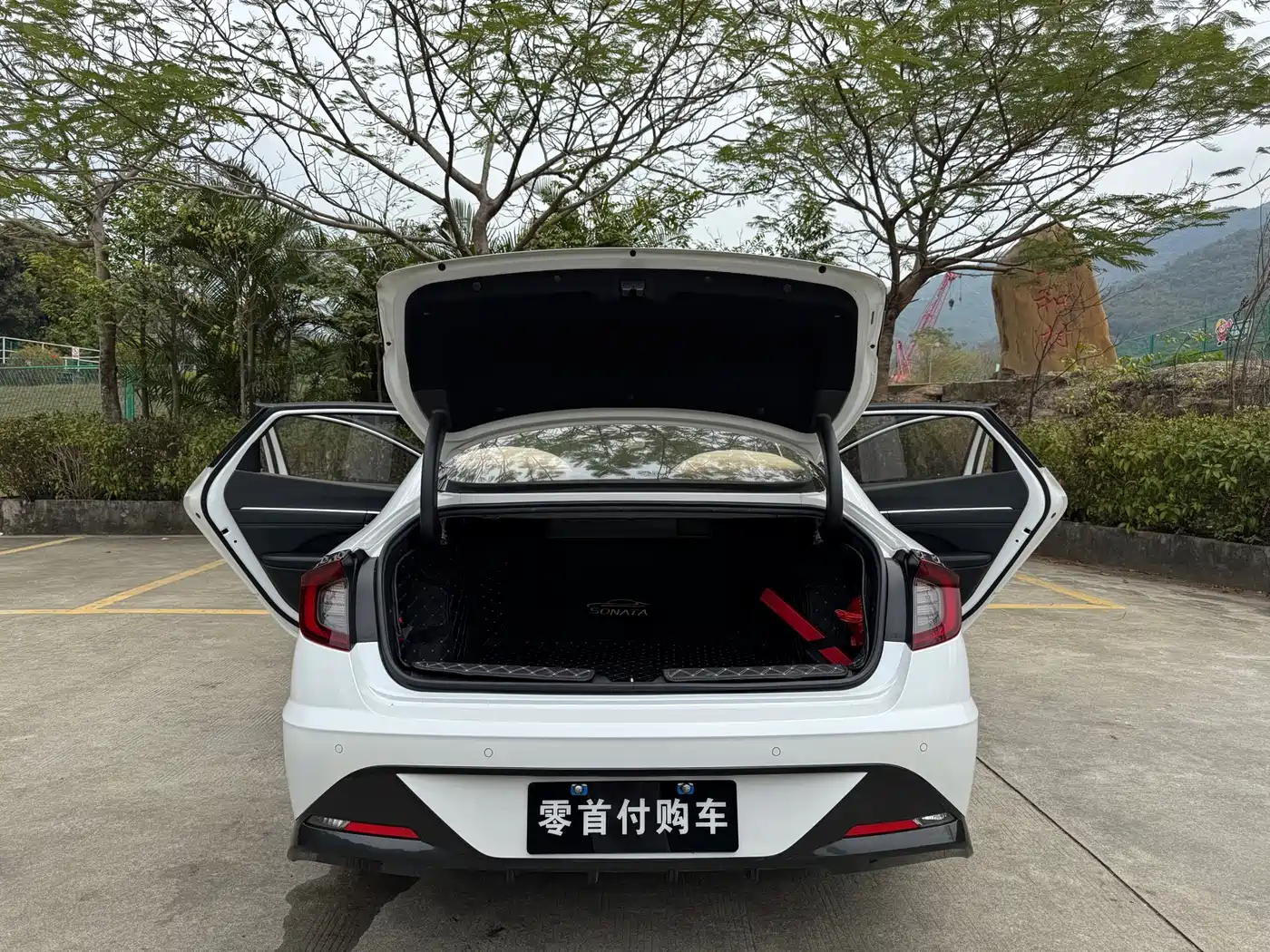 Hyundai Sonata 2020 270TGDi DCT GL Leading Edition фото 15