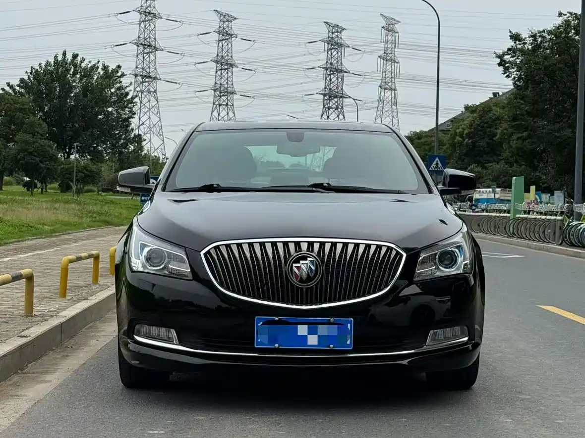Фото 2 - Buick LaCrosse