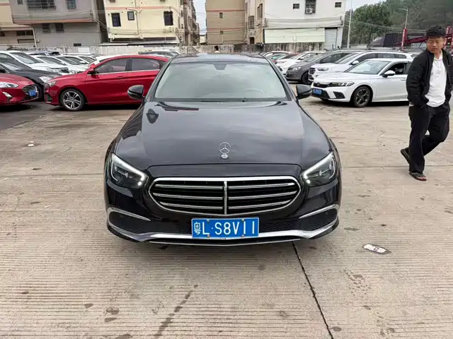 MERCEDES-BENZ E CLASS