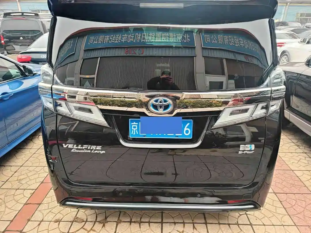 Toyota Vellfire 2021 Crown Hybrid 2.5L HV Supreme Edition фото 5