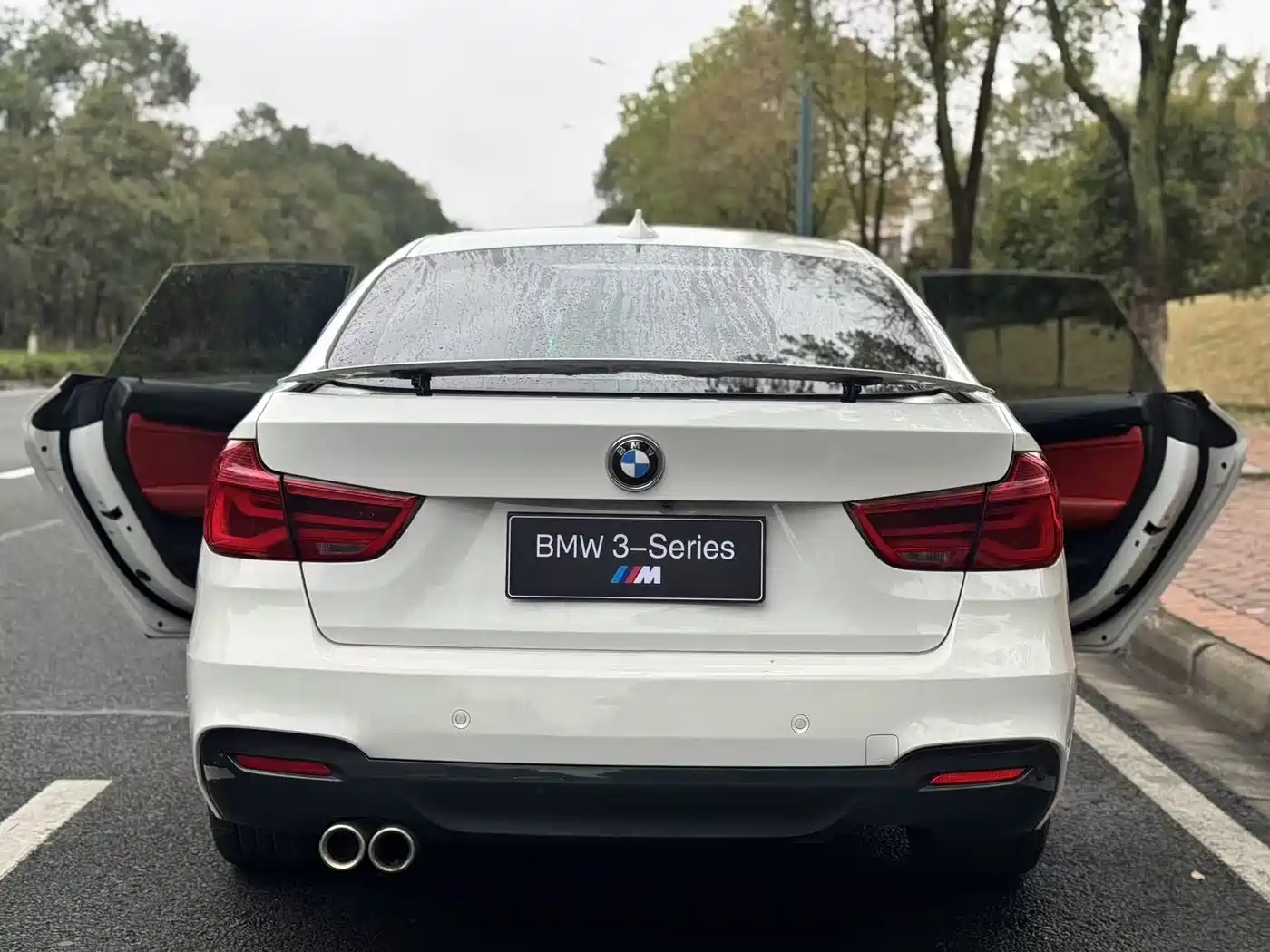BMW 3 Series GT 2019 320i M Sport Model фото 8