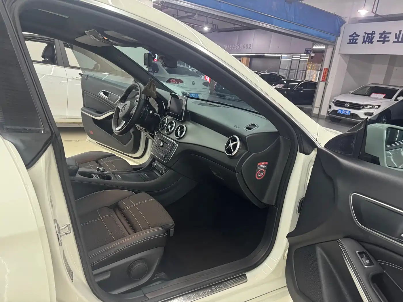Mercedes-Benz CLA (Import) 2016 CLA 200 Sport фото 6