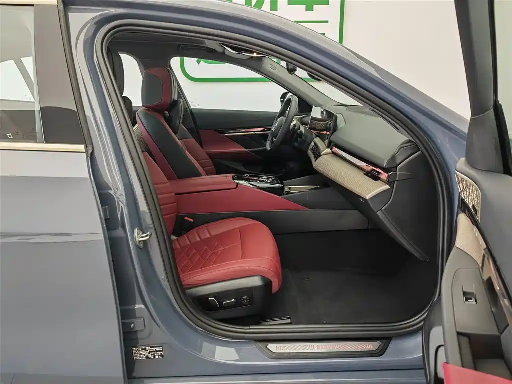 BMW 5 Series 2024 530Li Premium Luxury Package фото 23