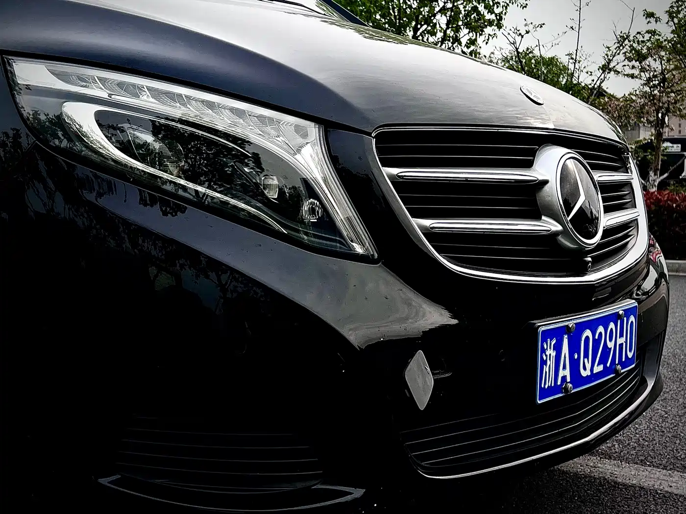 Mercedes-Benz V-Class 2017 Model V 260 L Premium Extended Edition фото 10