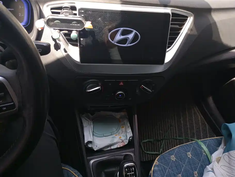 Hyundai Verna 2020 1.4L Manual GLS Cool Edition фото 13