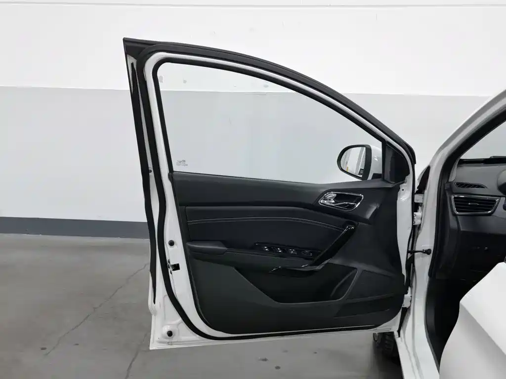 Baojun 310W 2018 2018 1.5L Auto Luxury China V