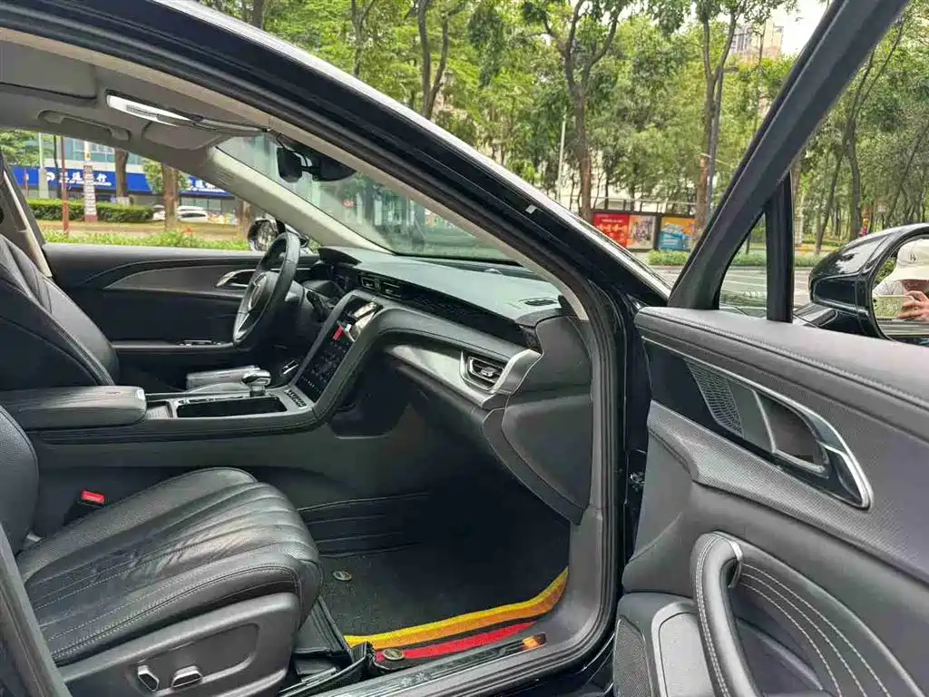 Hongqi H5 2023 2.0T Auto Smart Connect Flag Comfort фото 8