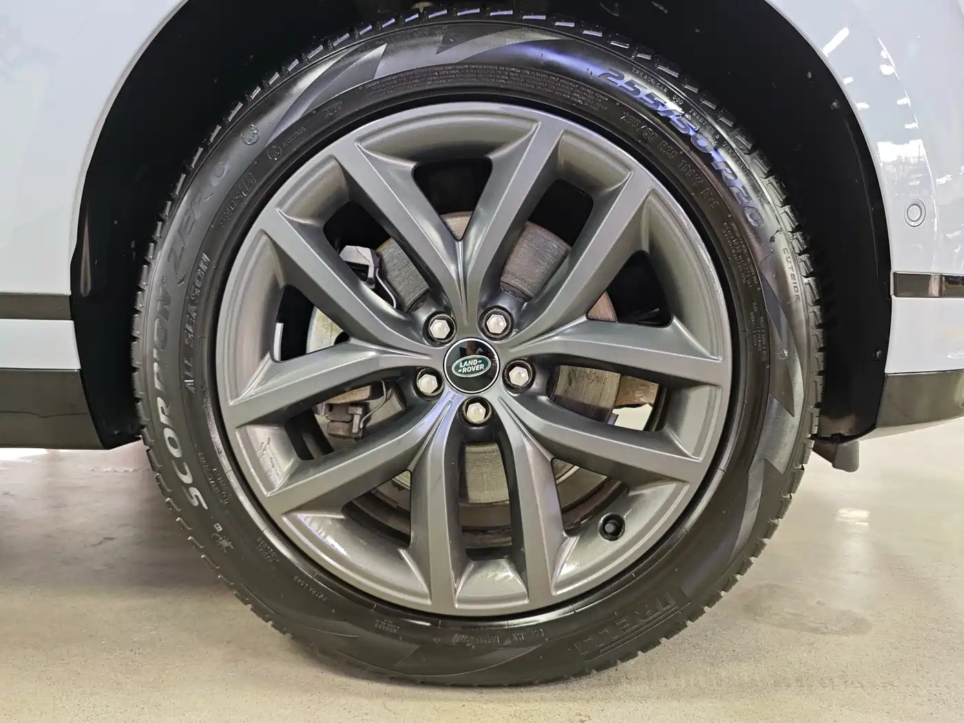 Land Rover Range Rover Velar 2024 Dynamic SE фото 14