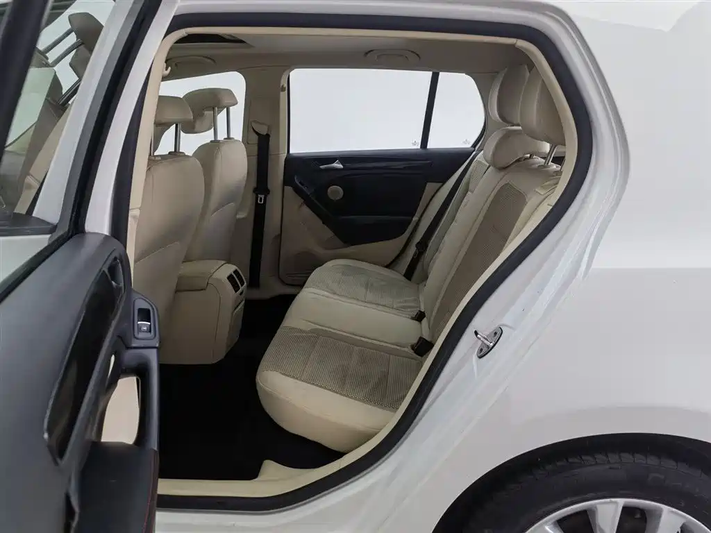 Volkswagen Golf 2012 1.4TSI Automatic Comfort фото 15