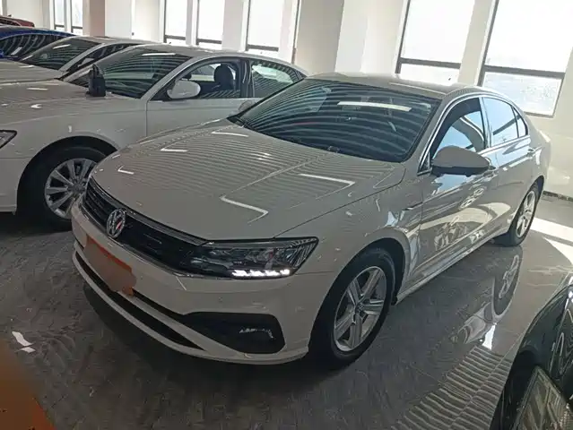 Volkswagen Lamando 230TSI DSG, Стиль