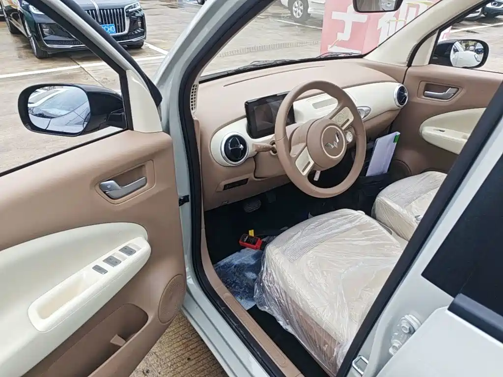 Wuling Motors Hongguang MINIEV 2026 2025 4-Door Advanced