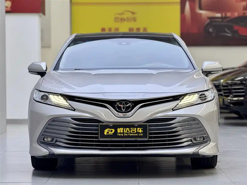 TOYOTA CAMRY