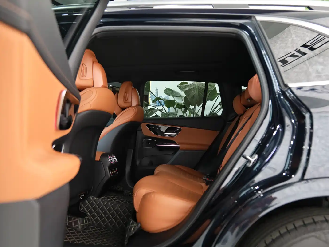 Mercedes-Benz GLC 2023 GLC 260 L 4MATIC Luxury 5-Seater фото 18