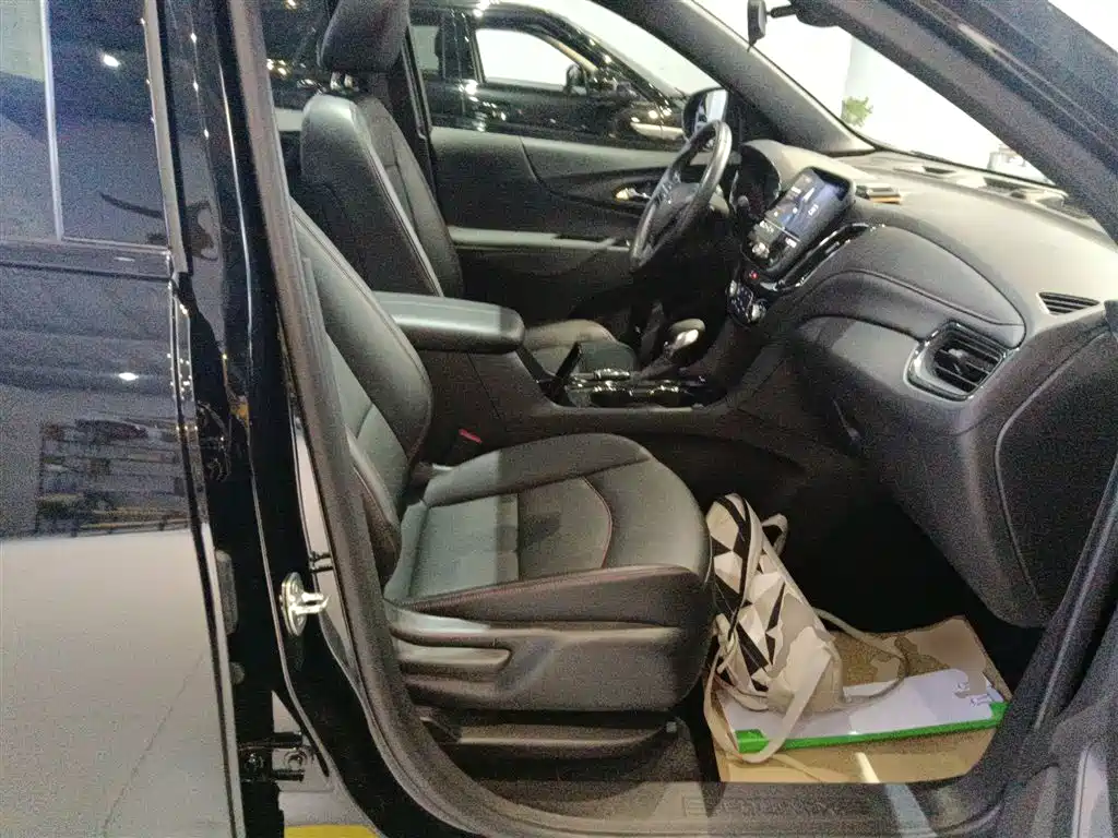 Chevrolet Equinox 2022 Mild Hybrid 550T RS 4WD Intelligent Expansion Edition фото 25