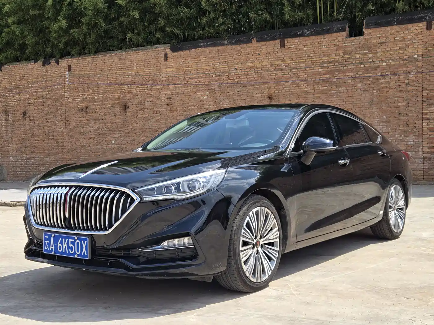 Hongqi H5 2022 Classic 1.8T Auto Smart Connect Flagship Enjoyment Edition
