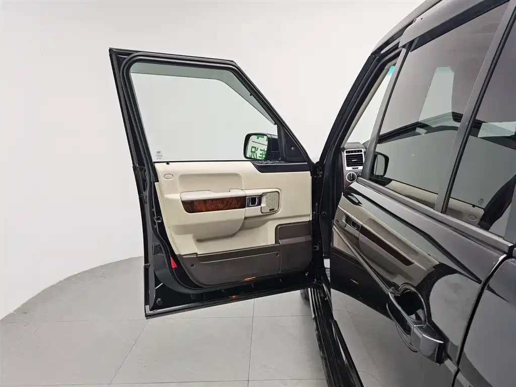 Land Rover Range Rover 2012 5.0 SC V8 фото 8