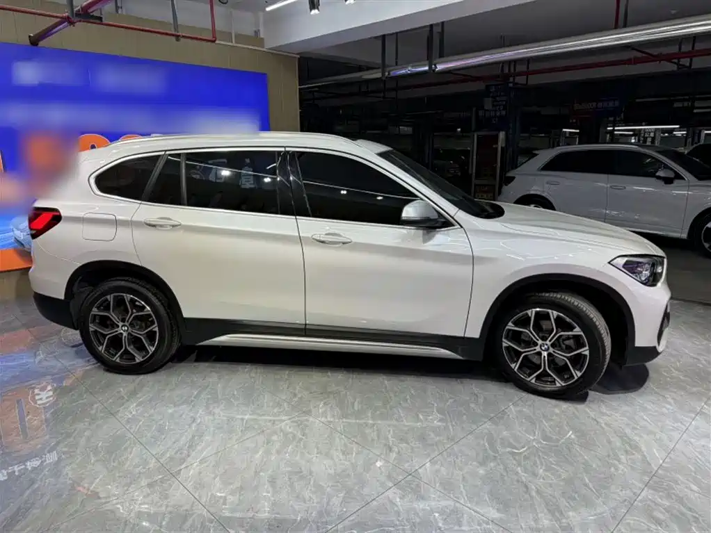 BMW X1 2022 sDrive20Li Fashion фото 24