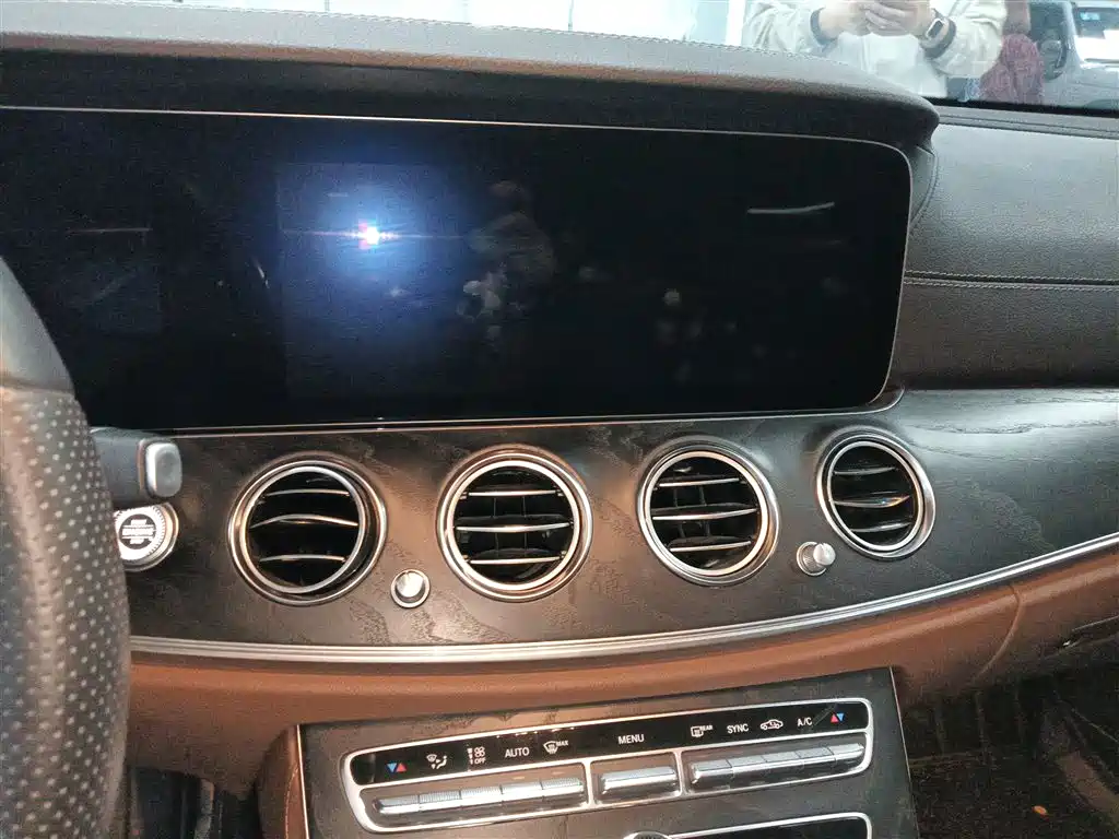 Mercedes-Benz E-Class 2019 E 300 L Sport Fashion фото 9