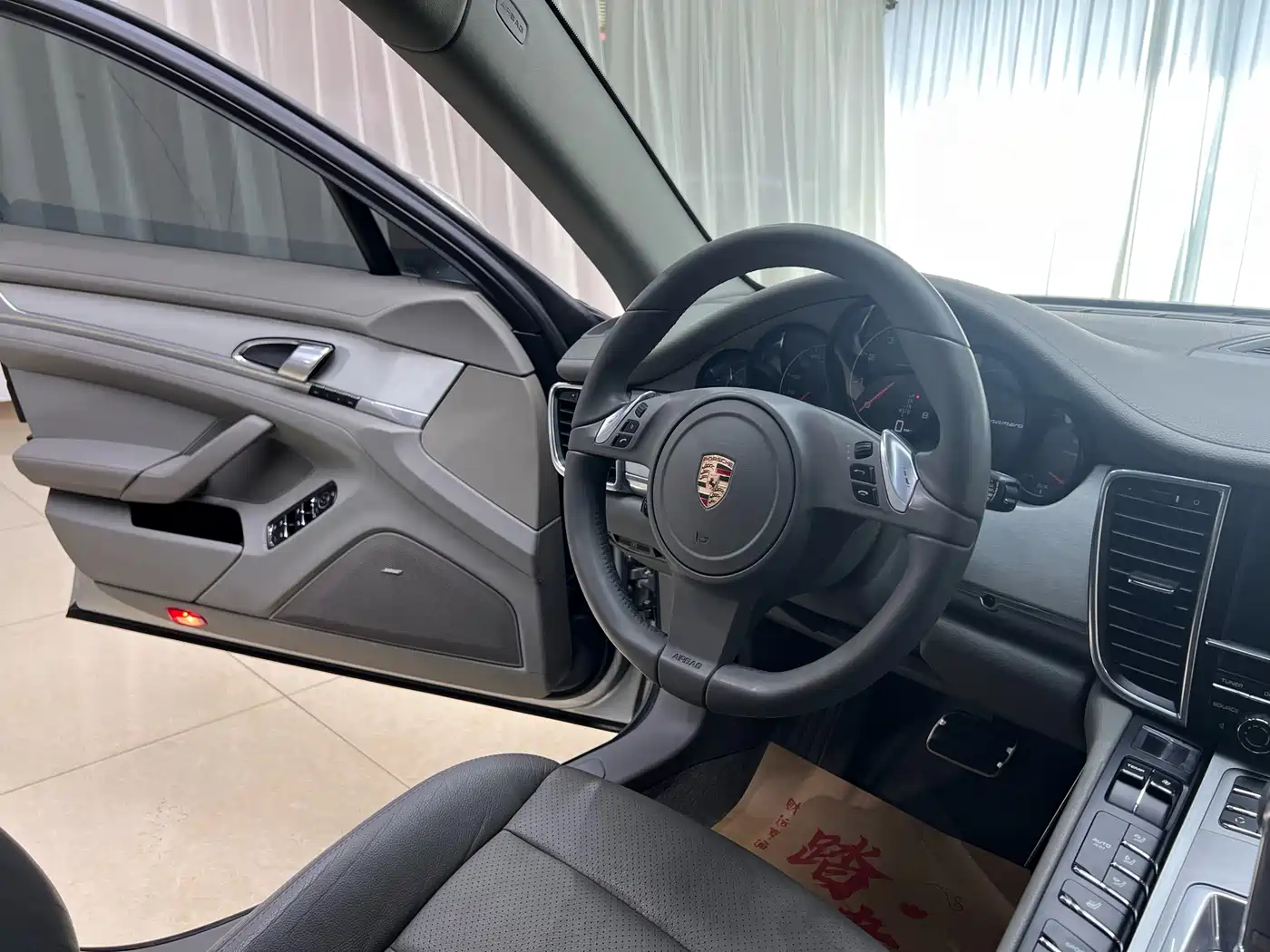 Porsche Panamera 2013 Panamera Platinum Edition 3.6L фото 14