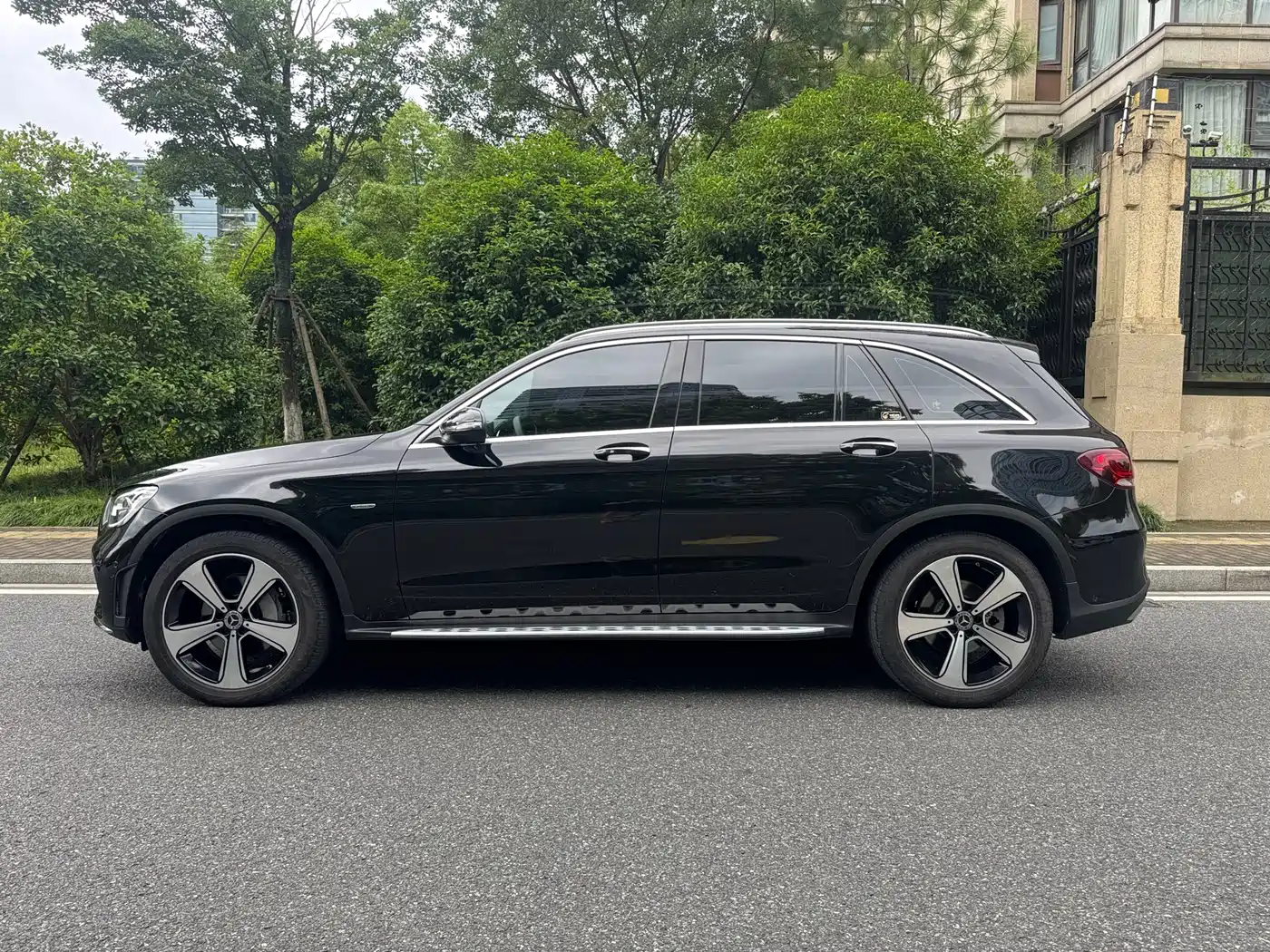 Mercedes-Benz GLC 2022 Facelift GLC 300 L 4MATIC Dynamic Collector's Edition фото 3