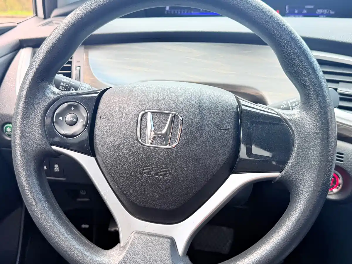 Honda Jade 2018 2017 1.8L Automatic Comfort Edition 5-seater