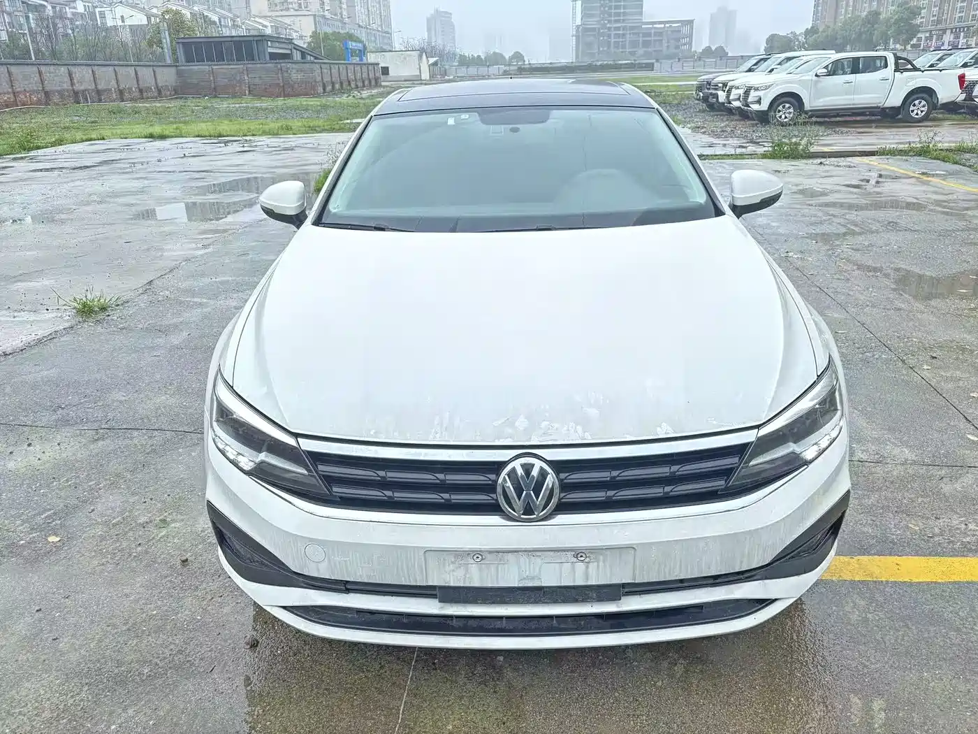 VOLKSWAGEN LINGDU