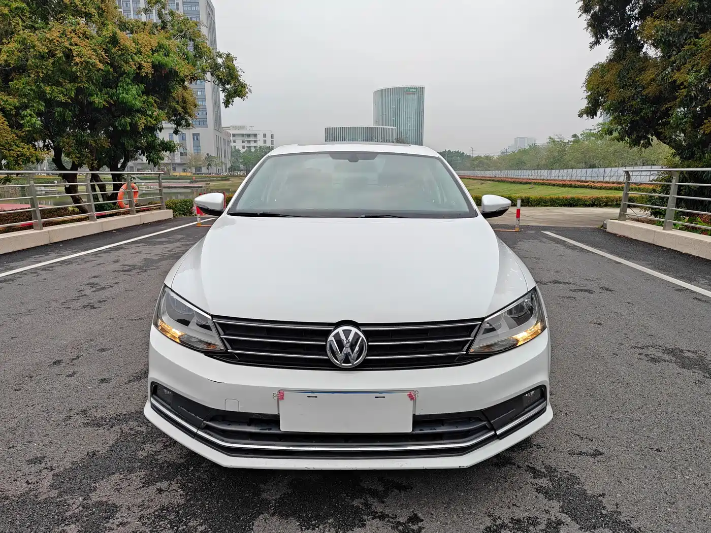 Volkswagen Sagitar 2018 1.6L Automatic Comfort фото 2