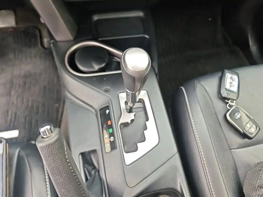 Toyota RAV4 Rongfang 2016 2.0L CVT 2WD Smart (China V) фото 14