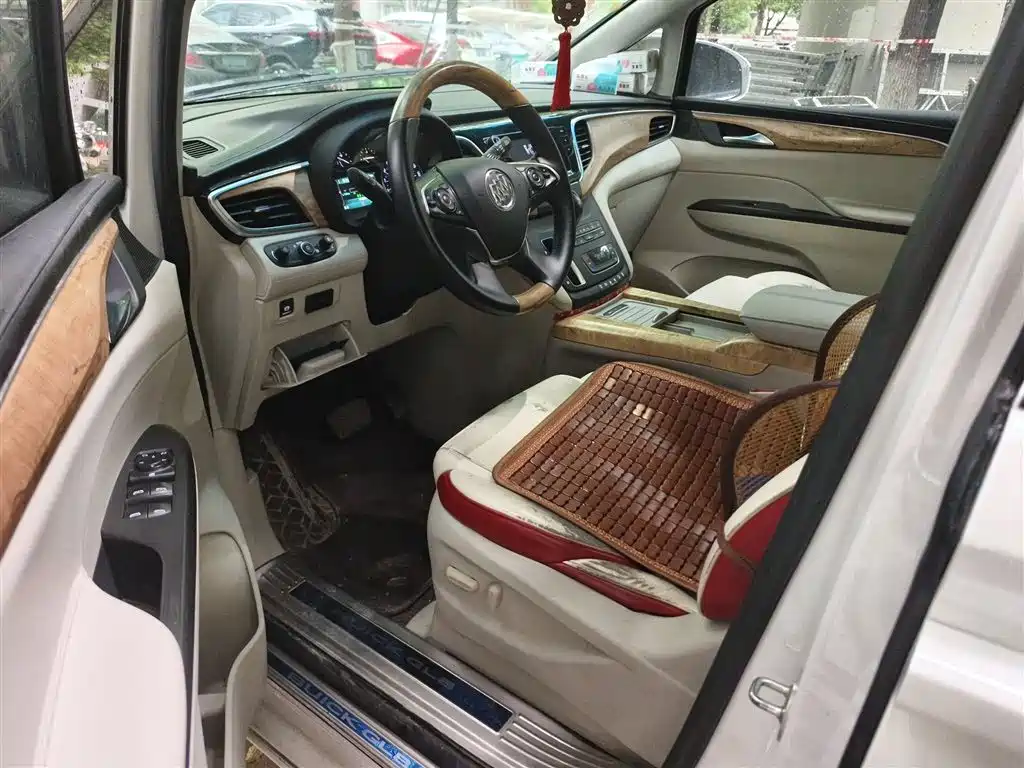 Buick GL8 2018 ES 28T Comfort Type China VI фото 8