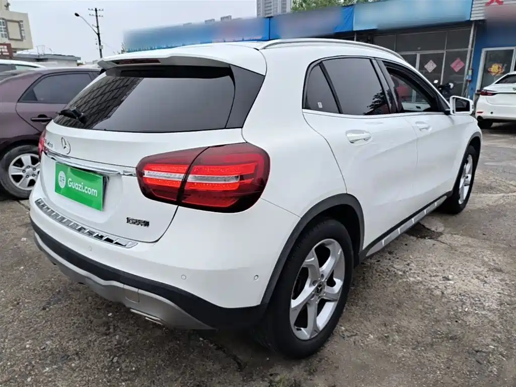 Mercedes-Benz GLA 2017 GLA 200 Dynamic фото 7