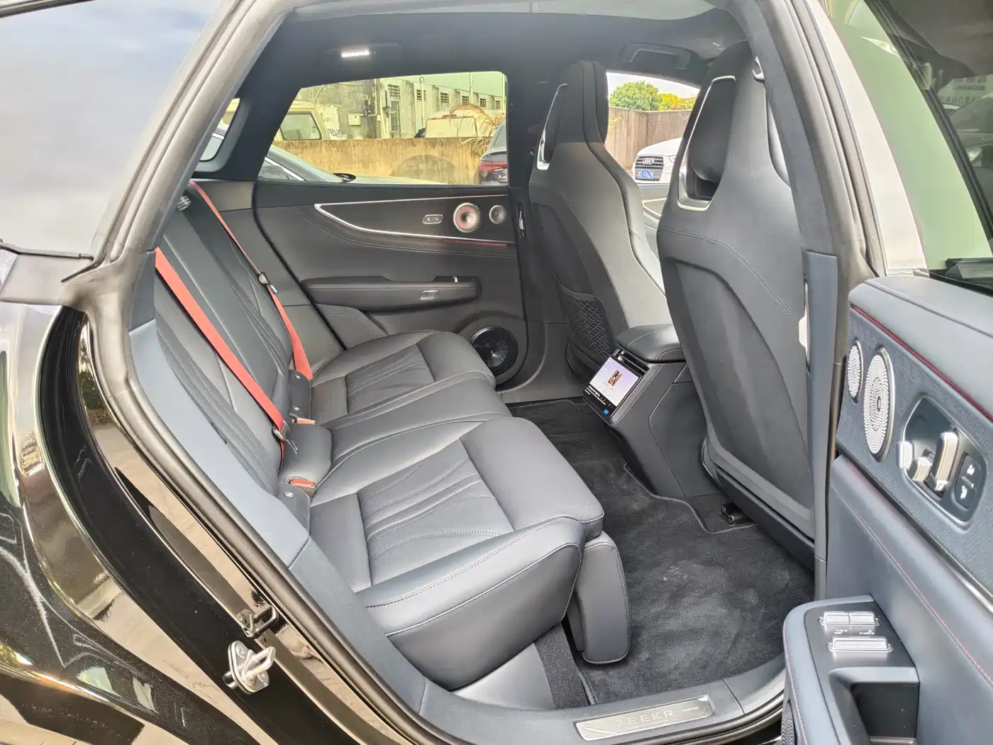 ZEEKR EXTREME KRYPTON 001