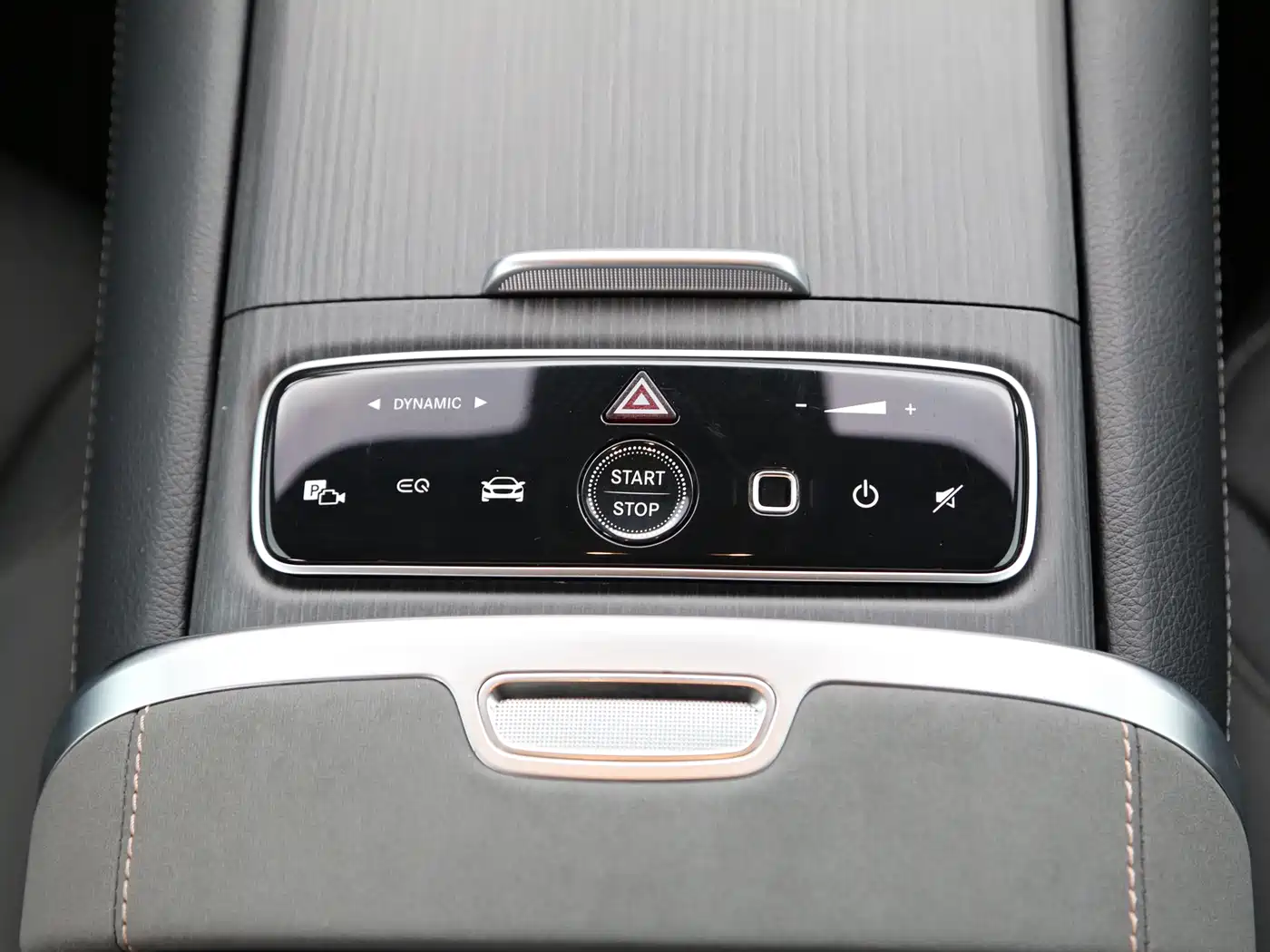 Mercedes-Benz EQS SUV 2023 450+ фото 11