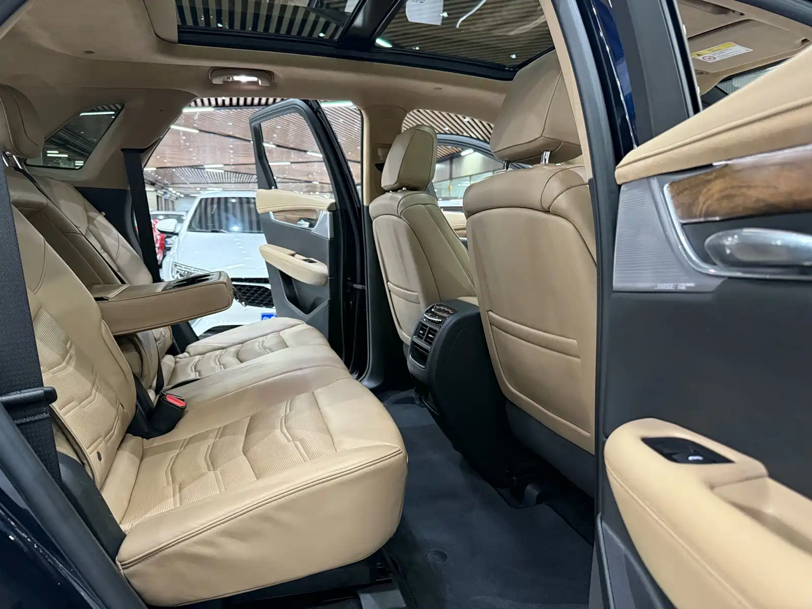 Фото 9 - Cadillac XT5